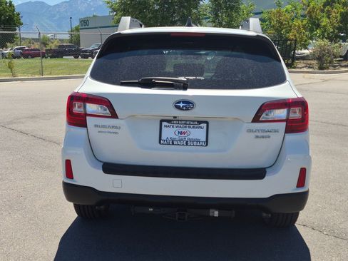Used 2017 Subaru Outback 3.6R Limited w/ Popular Package #5 AWD/4WD image 4
