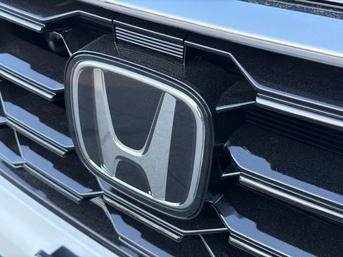 New 2025 Honda Pilot Touring image 14