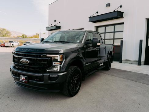 Used 2020 Ford F250 Lariat image 3
