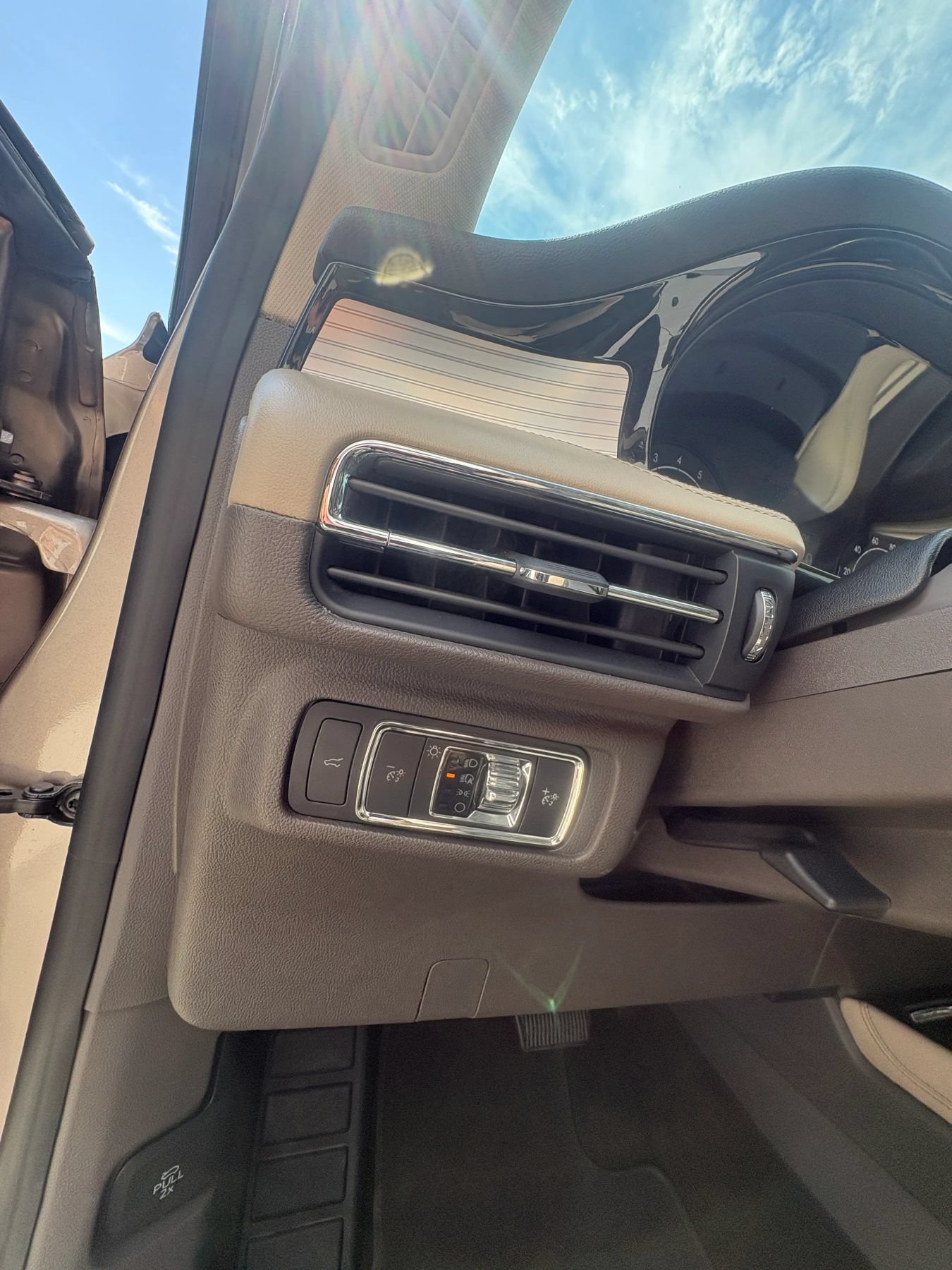 Used 2020 Lincoln Corsair FWD image 27