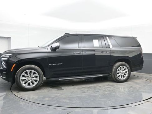 Used 2025 Chevrolet Suburban Premier AWD/4WD image 11