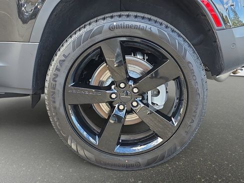 New 2026 Land Rover Defender 110 S image 34