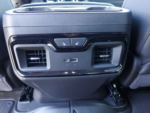 Used 2025 GMC Sierra 1500 AT4 w/ AT4 Premium Package AWD/4WD image 28