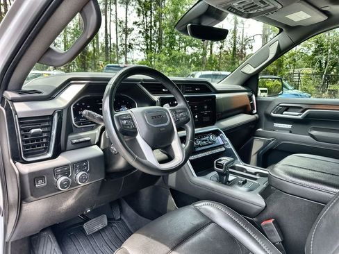 Used 2024 GMC Sierra 1500 Denali w/ Denali Reserve Package AWD/4WD image 10