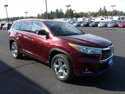 Used 2015 Toyota Highlander Limited w/ Driver Technology Package AWD/4WD image 7