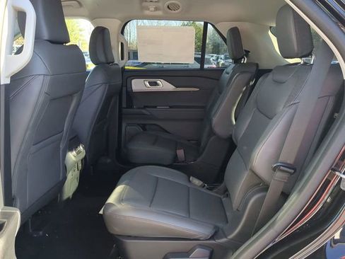 New 2025 Ford Explorer Active w/ Active Comfort Package image 14