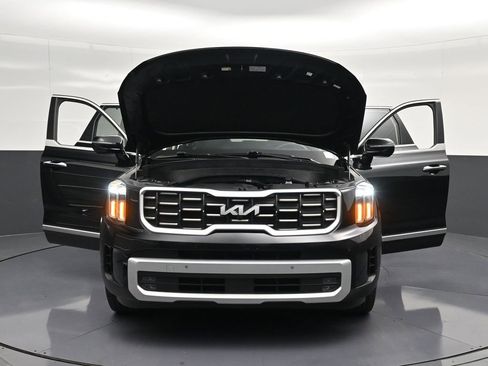 Used 2024 Kia Telluride SX w/ Towing Package FWD image 37