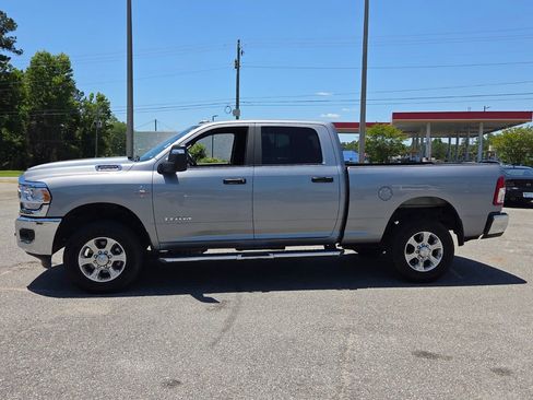 Used 2024 RAM 2500 Big Horn AWD/4WD image 2