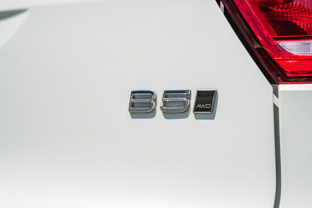 Certified 2024 Volvo XC40 B5 Plus w/ Climate Package AWD/4WD image 12