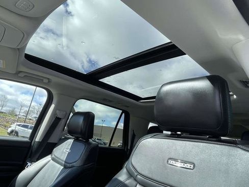 Used 2025 Ford Expedition Max Platinum image 10