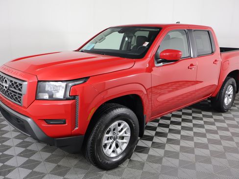 Used 2024 Nissan Frontier SV image 10