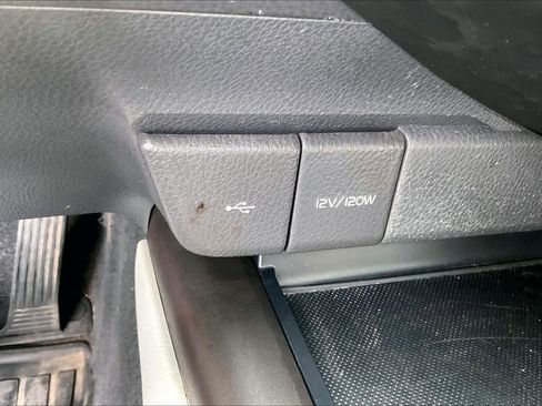 Used 2021 Toyota Camry LE image 30