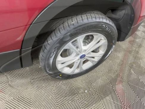 Used 2017 Ford Escape SE FWD image 17