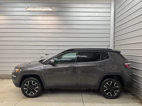 Used 2021 Jeep Compass Trailhawk AWD/4WD image 10