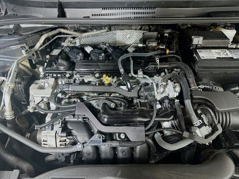 Used 2025 Toyota Corolla LE image 31