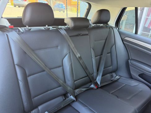 Used 2019 Volkswagen e-Golf SEL Premium image 40