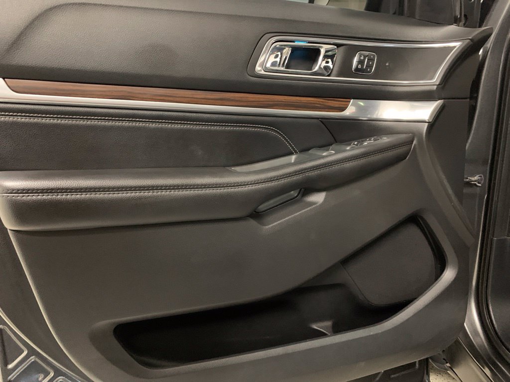 Used 2017 Ford Explorer Limited FWD image 17