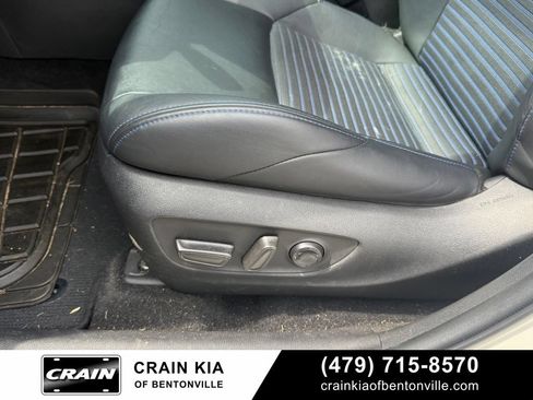 Used 2022 Toyota RAV4 XSE AWD/4WD image 18