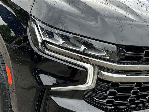 Used 2022 Chevrolet Suburban Z71 w/ Luxury Package image 27