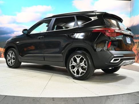 Used 2021 Kia Seltos EX AWD/4WD image 5