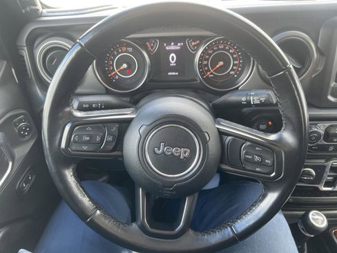 Used 2022 Jeep Gladiator Willys image 13