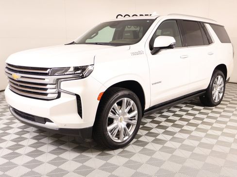 Used 2024 Chevrolet Tahoe High Country AWD/4WD image 11