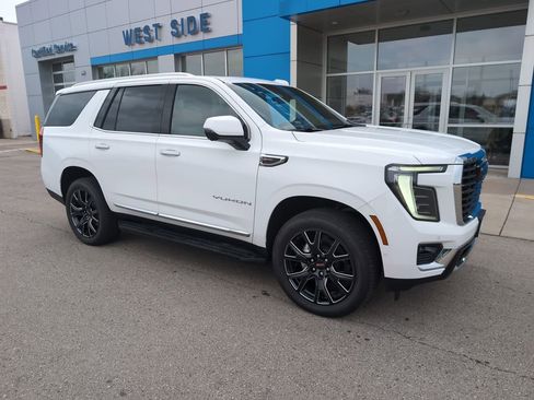 Used 2025 GMC Yukon Elevation w/ Elevation Premium Package AWD/4WD image 2