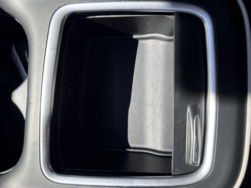 Used 2024 Chrysler Pacifica Touring-L FWD image 12