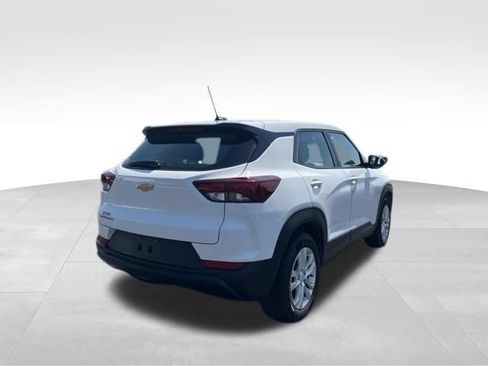 Used 2023 Chevrolet TrailBlazer LS FWD image 5
