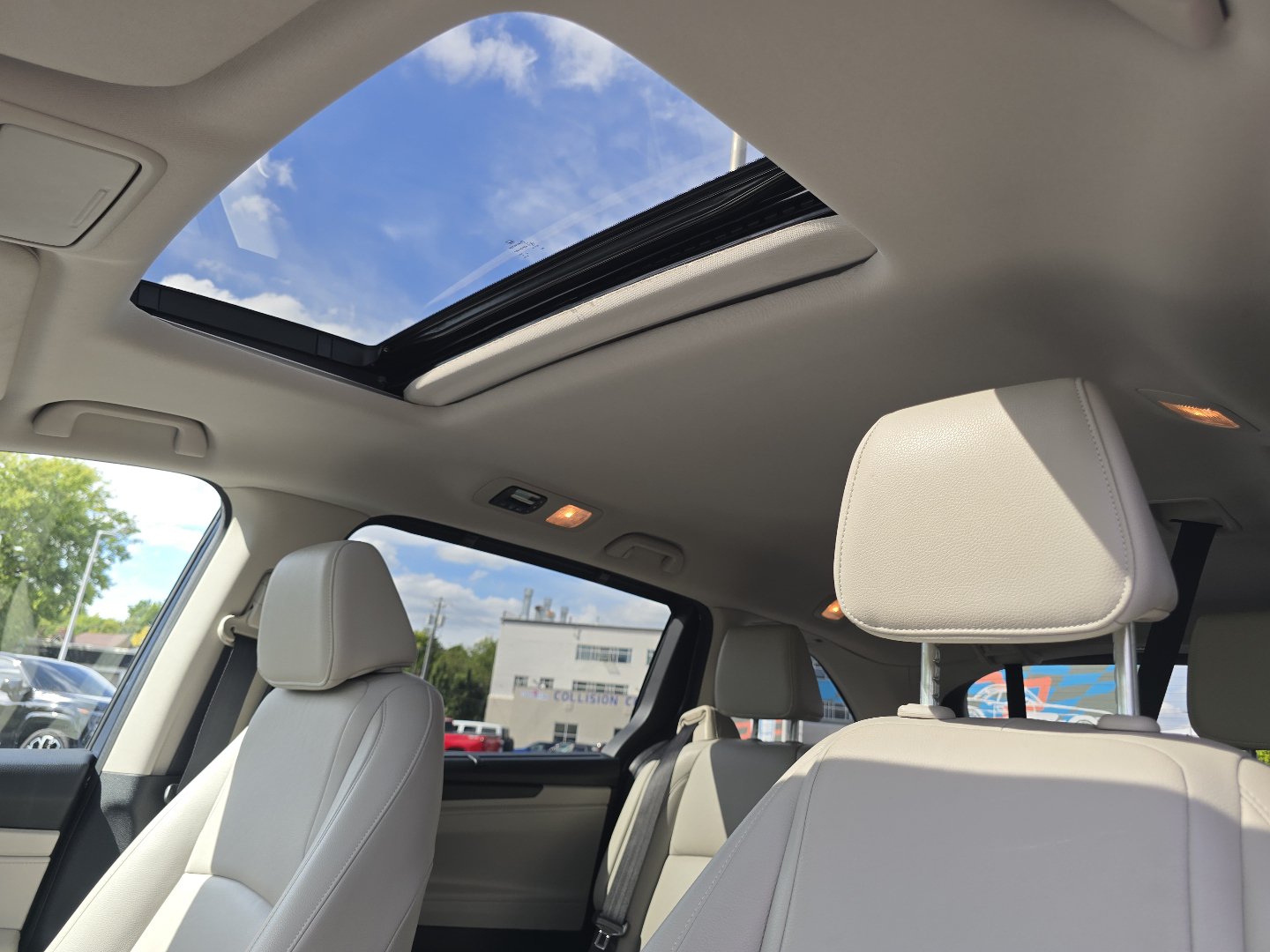 Used 2025 Honda Odyssey EX-L image 4