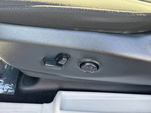 Used 2024 Chrysler Voyager LX FWD image 21