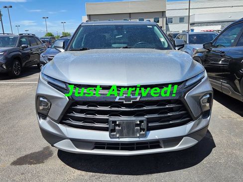 Used 2024 Chevrolet Blazer LT w/ LPO, Black Grille Bar Package AWD/4WD image 2