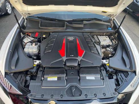 Used 2022 Audi RS Q8 4.0T image 45