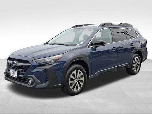 Used 2025 Subaru Outback Premium AWD/4WD image 3