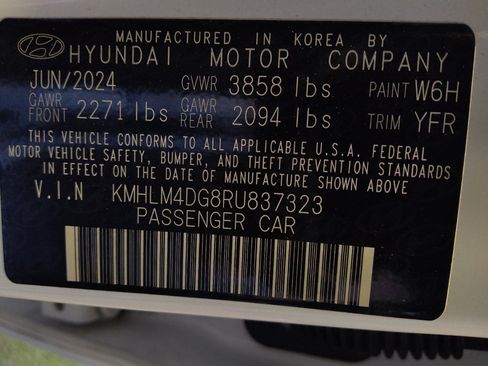 Used 2024 Hyundai Elantra SEL FWD image 33