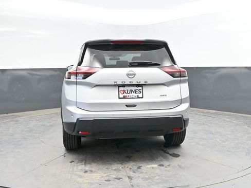 Used 2025 Nissan Rogue SV AWD/4WD image 8
