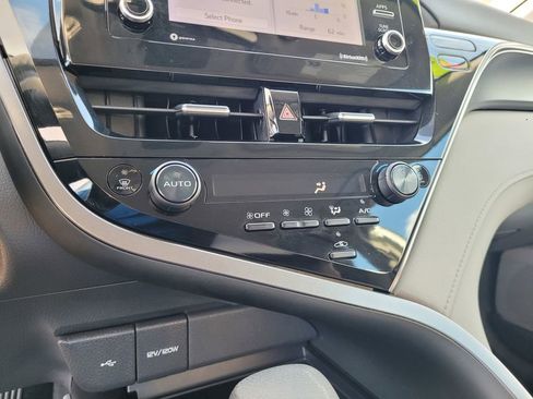 Used 2022 Toyota Camry LE w/ Carpet Mat Package (TMS) FWD image 13