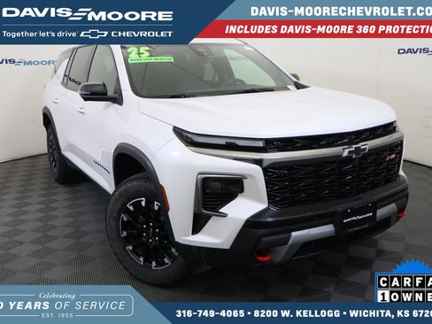 Used 2025 Chevrolet Traverse Z71 w/ Driver Confidence Package image 1