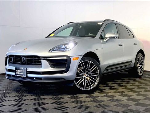 Certified 2026 Porsche Macan image 1