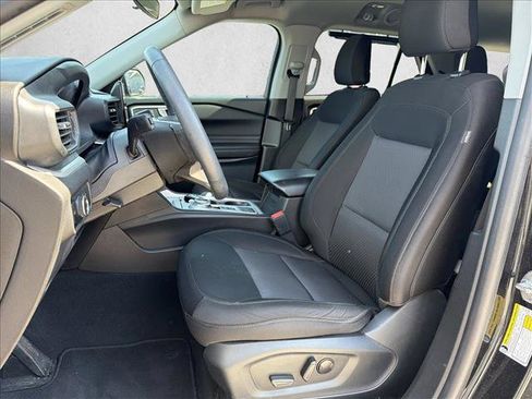 Used 2023 Ford Explorer XLT RWD image 10