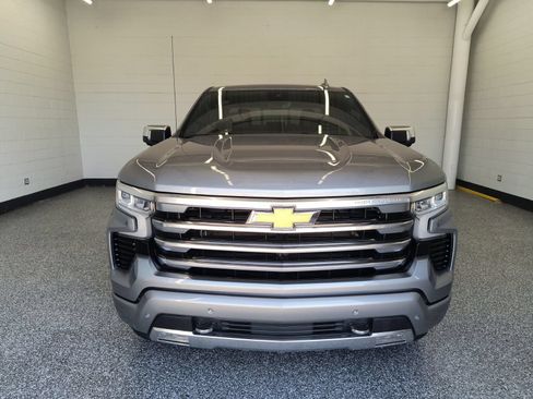 Used 2024 Chevrolet Silverado 1500 High Country w/ Technology Package AWD/4WD image 8