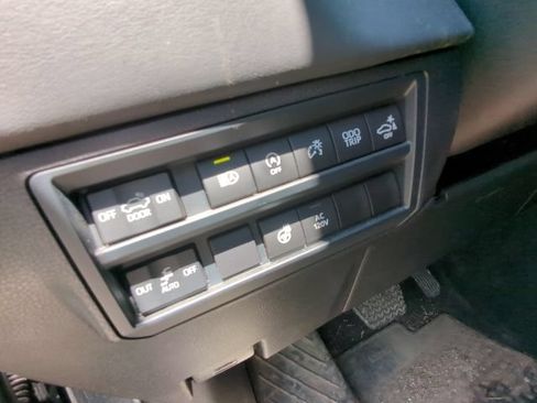 Used 2025 Toyota Tundra Platinum AWD/4WD image 13