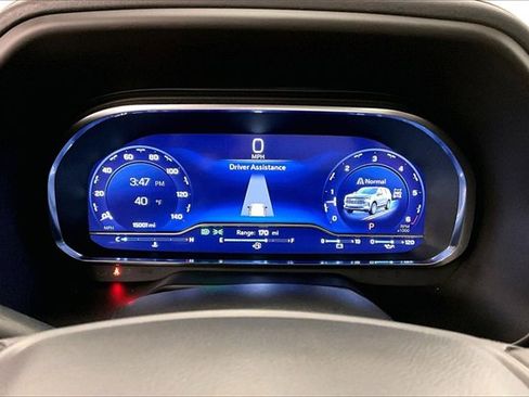 Used 2024 Chevrolet Tahoe Z71 w/ Luxury Package image 25