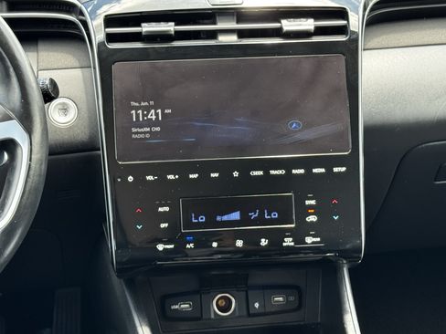 Used 2024 Hyundai Tucson Limited FWD image 17