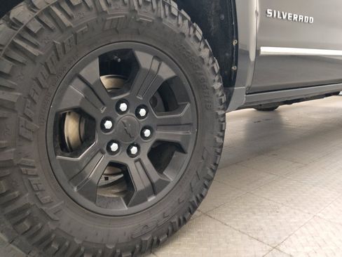 Used 2017 Chevrolet Silverado 1500 LTZ w/ Sport Package AWD/4WD image 31