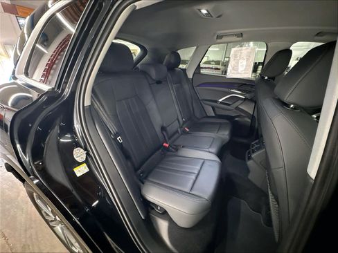 Used 2025 Audi Q5 Premium w/ Convenience Package AWD/4WD image 28