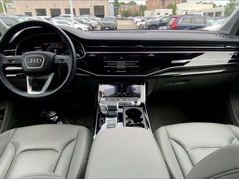 Used 2023 Audi Q7 3.0T Premium Plus image 12