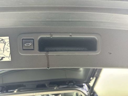 Used 2023 Toyota Highlander Platinum AWD/4WD image 37