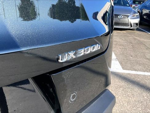 Certified 2025 Lexus UX 300h FWD w/ Accessory Package (Z1) image 28