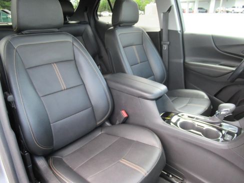 Used 2024 Chevrolet Equinox Premier FWD image 9